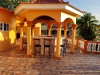 PENTHOUSE VIEW AND FLATS VACATION HOME 1)