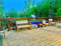 Boulder Run Log Cabin w/ Hot Tub and Pool