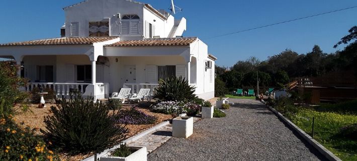 Villa in Algarve with complete privacy Hotéis em Olhão