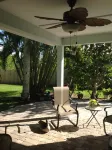 VeroHouse: 3BR 2BA, pet friendly, beautiful fenced back yard, quiet neighborhood