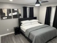 Cozy Bastrop Getaway - 5 min from Lake Bastrop!