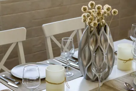 Villa del Manzano, Complete villa with pool just 15 minutes from Seville