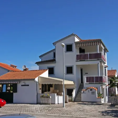 Large apartment just 300m from the beach in Porec
