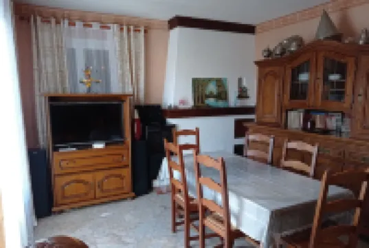 Maison Dans une Villa Charmant