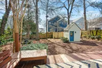Cottage in Heart of Five Points - Pet Friendly!