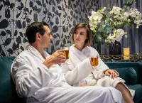 4 Room Luxury Wellness Spa Suite.  Free Sauna & Steam Room.  Offers Spa Services