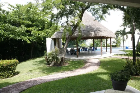 Vacation with All the Comforts of Home. Your Best Holiday Yet!