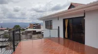 Cozy Apartment, Wood/fireplace, close to City