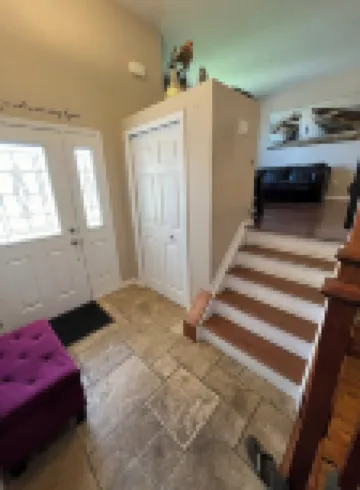 Big & Charming Bungalow Getaway (nearby Walmart, LCBO, Beer Store, Mall, etc