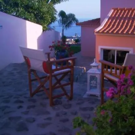 CASA DO POÇO - Typical house with swimming pool and breathtaking sea and mountain views