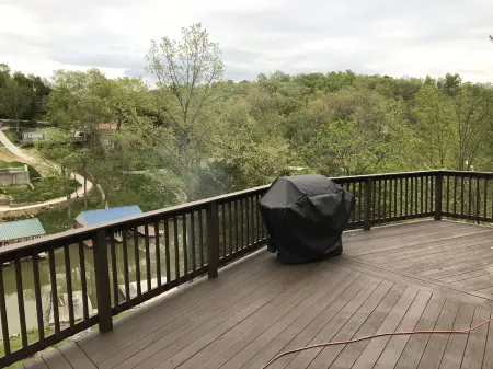 LAKEHOUSE in cove with dock!  By The Ark Encounter