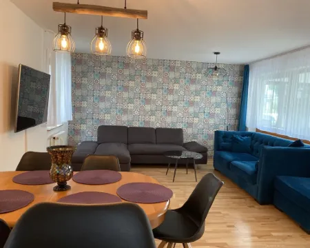 Ferienwohnung mit Terrasse Hotels in Metzingen