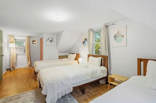 5BD/2BA Cabin-Style Home in the Heart of Norwich, Close to Casinos