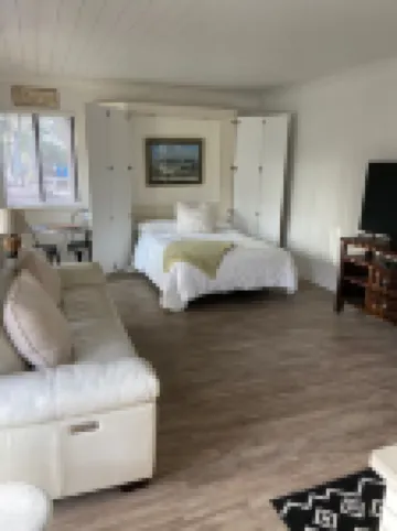 FUN Resort Studio Condo Close to Pool, Golf, Tennis, and Beach