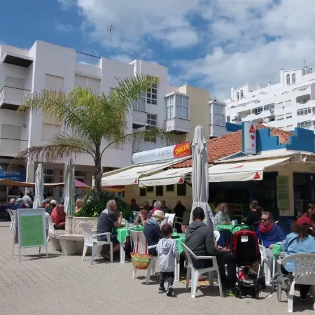 Lovely & quiet apartment - near beach and town centre