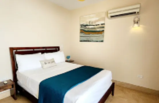 Luxury Beachfront 2 Bedroom Condo In The Heart Of Philipsburg/Great Bay