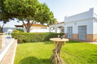 TOURIST VILLA “LAS RAÍCES” NEAR THE CENTER AND THE BEACHES OF LA JARA.