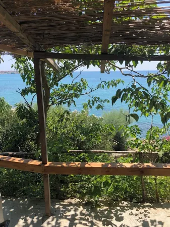 Casa Colardi, sea, nature and tranquility Отели в г. Изола-ди-Капо-Риццуто