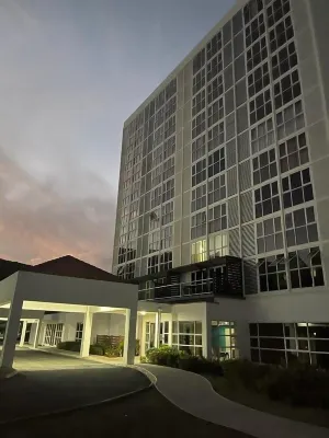 Our beautiful apartment over looks the ocean and as 24 hrs security. Hotels in 