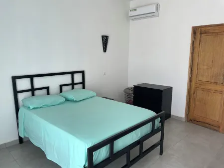 Modern villa with pool close to the sea and shops Отели в г. Ngaparou