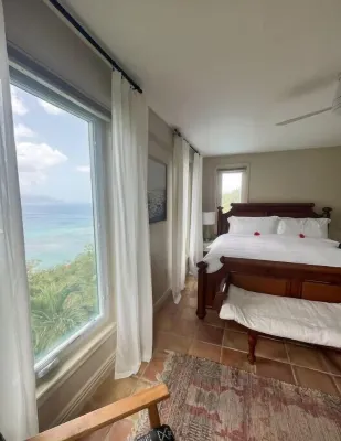 Newly-updated, spacious, private foot path to beachfront, stunning ocean views