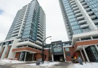 Hydropool Spa HotTub/Bowling Alley/Patio/BBQ/Games - Gorgeous Corner Condo Hotels near Christie Digital Systems Inc