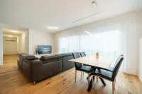 Schweizer Refugium | Smart Home, 1 GB, Erdgeschoss, 3 Min. zum Krankenhaus!