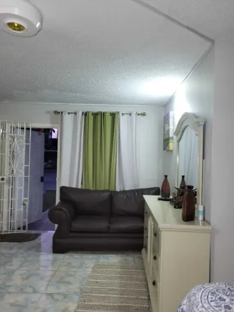 Cozy Studio Apartment Отели в г. Монтего-Бей