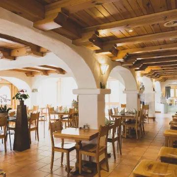 Hotel Europe Отели в г. Зеналь