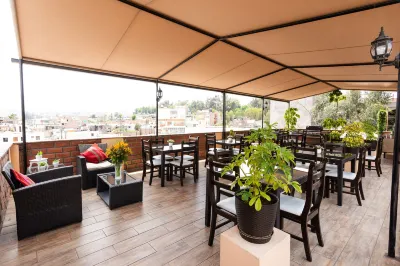 Hotel El Portal De San Lázaro Hoteles en 