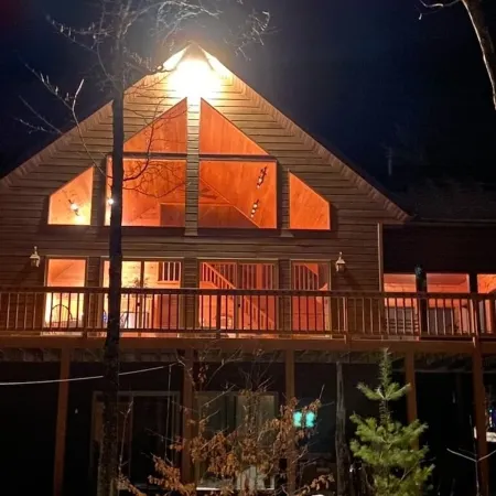 Beautiful Home in the Woods