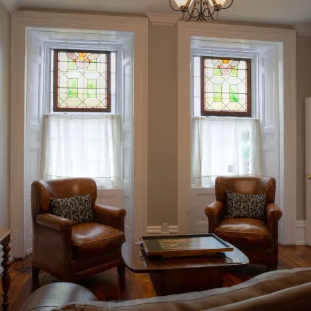 Sir Isaac Brock B&B Luxury Suites