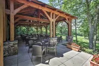 Idyllic Wintergreen Condo w/ Resort Amenities - balcony