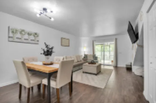 Be Our Guest - Cozy Townhome Near Downtown Ocala 2 Bedroom Townhouse