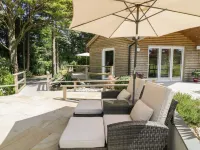 Brambleside Lodge Hotels near Trevails