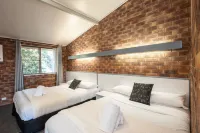 Allan Cunningham Motel Hotels in Kearneys Spring