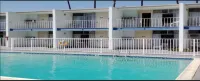 Inn of Long Beach - مسبح