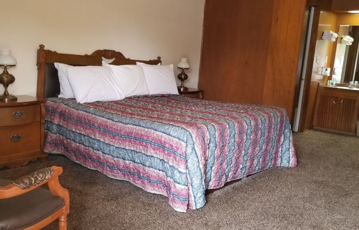 Plaza Motel
