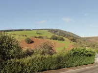 Golygfa Bryn Hotel a Llantrisant