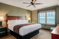 Tamarack Lodge