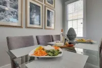 111 Waldburg Street Beautifully Renovated Historic 5 Bedroom 5 Bath Hotels in Thunderbolt