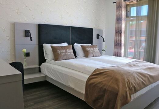 틴세트 호텔의 모던한 바/라운지