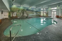 Lakeside Lodge and Suites - Pools
