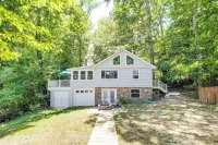 Lakefront Lusby Home w/ Fire Pit: 3 Mi to Beach! - Homestays