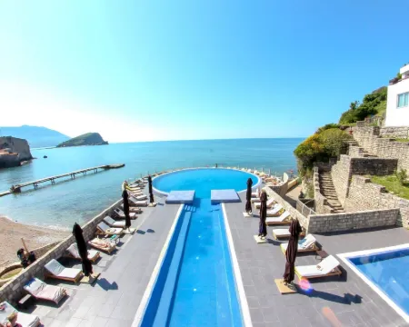 Avala Resort & Villas Hotels in Budva