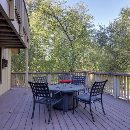 Spacious Groveland Cabin w/ Wraparound Deck!