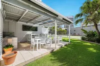 South Pacific Plaza Hotels in Broadbeach