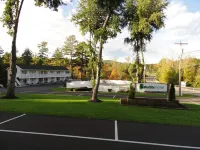 Studio Motel of Lake George - parking