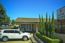 The Club Motel and Apartments