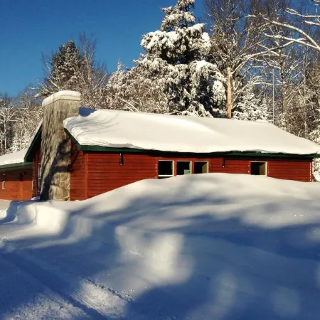 Tahquamenon Suites Lodging